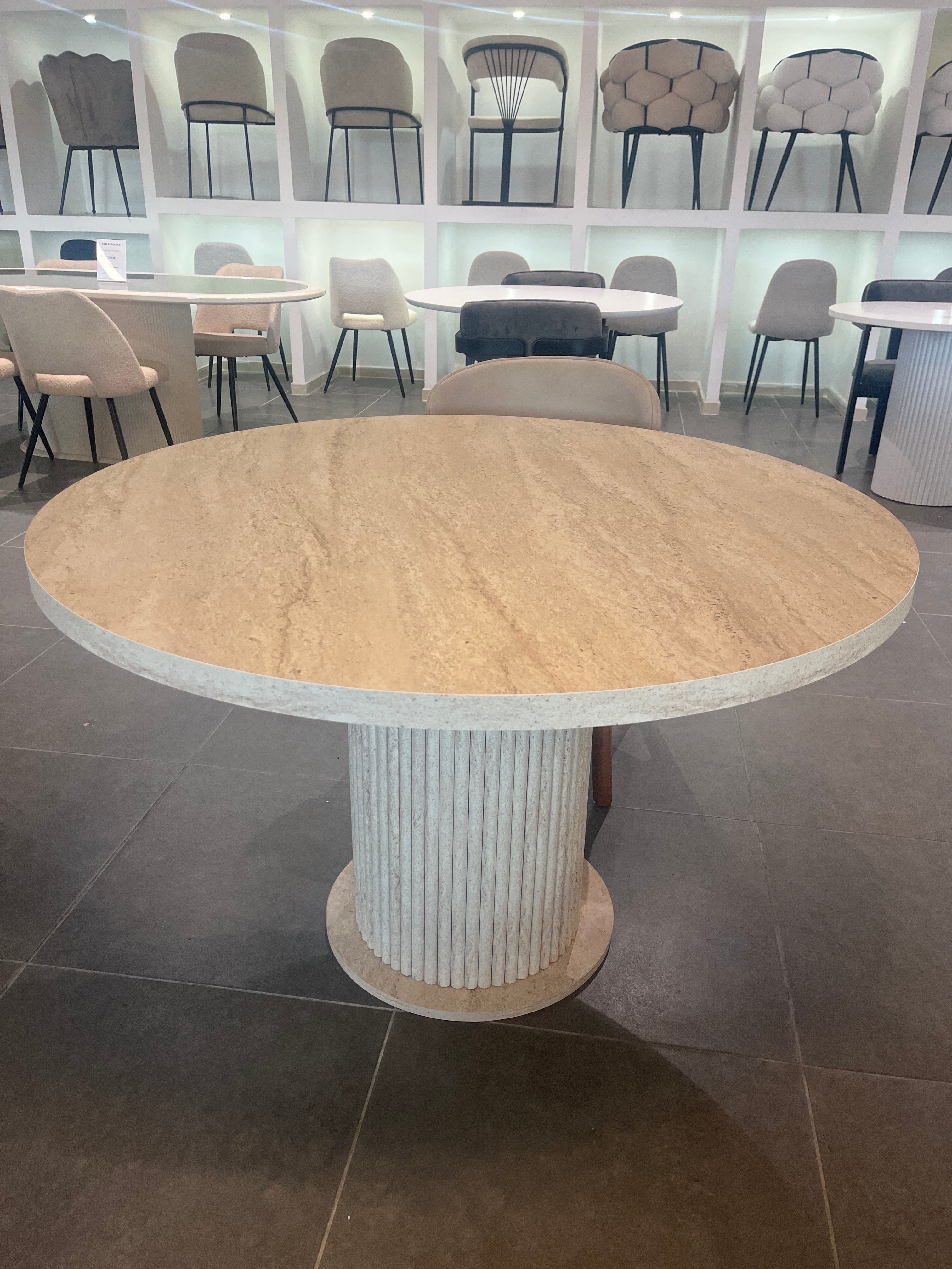TABLE À MANGER SONIA RONDE EFFET TRAVERTIN