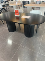 TABLE À MANGER SONIA OVALE NOIR